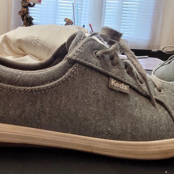 Keds Women's Gray Sneakers - Picture 7 of 8